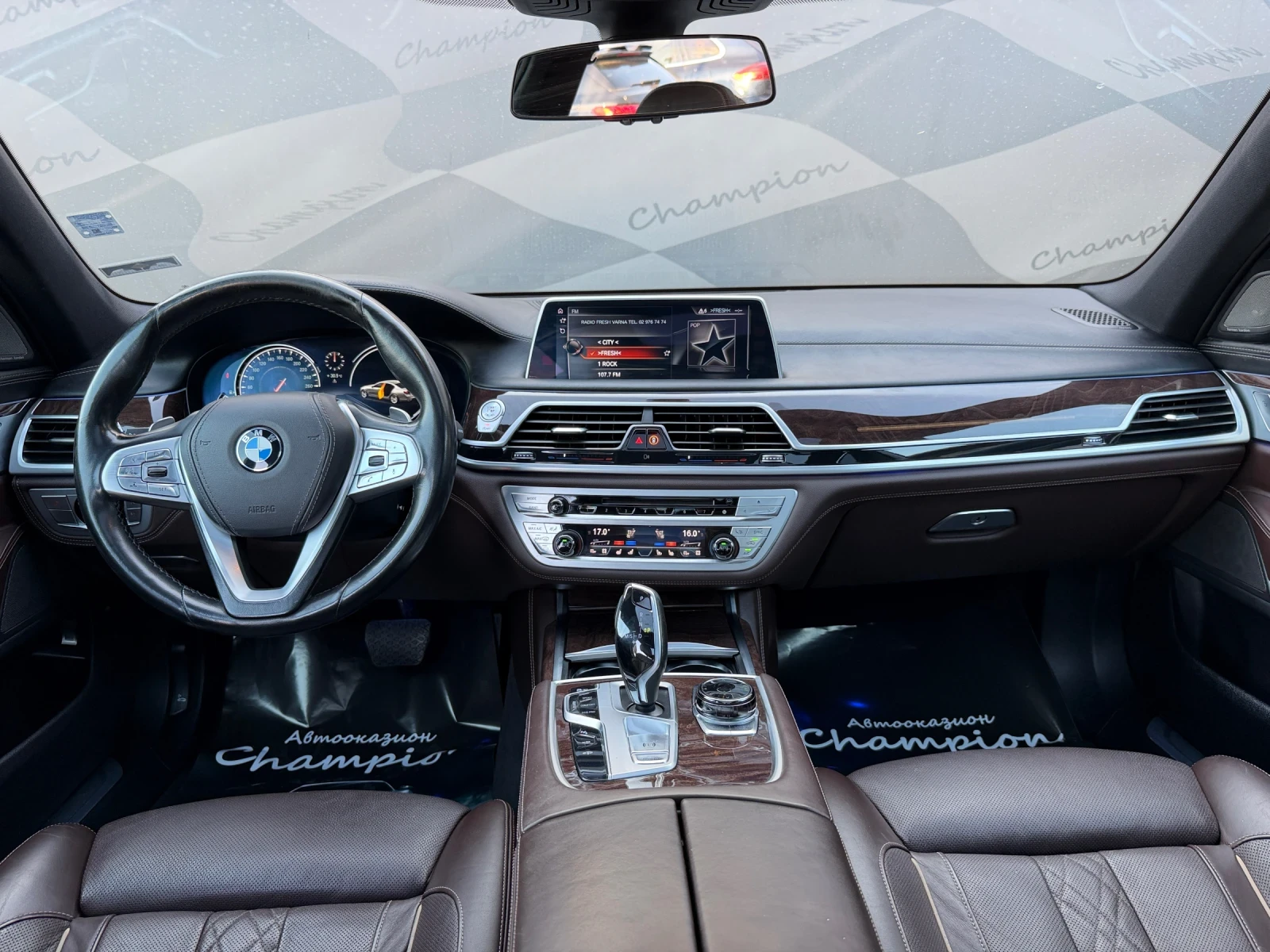 BMW 750 Бартер лизинг, снимка 13 - Автомобили и джипове - 55608700