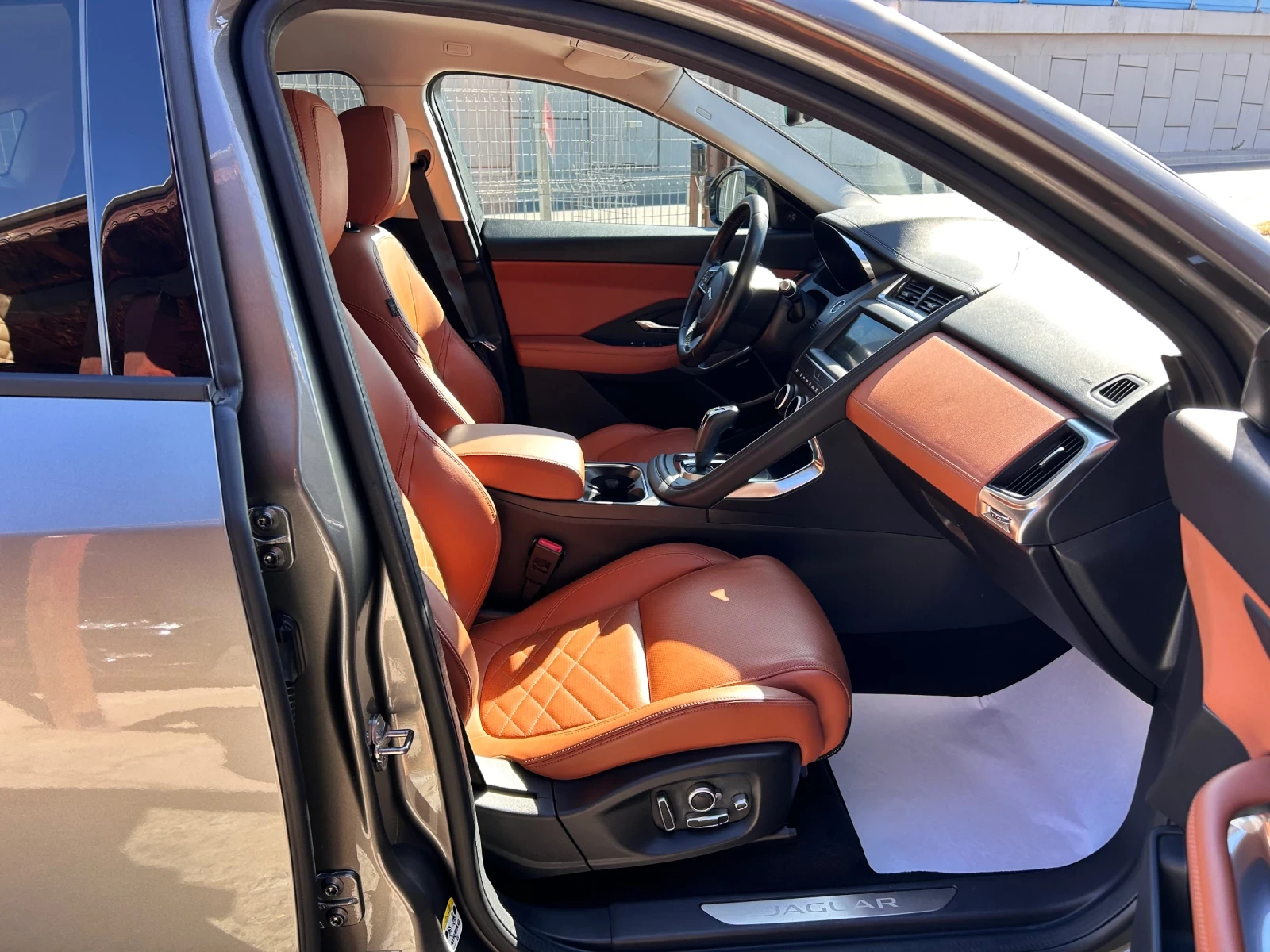 Jaguar E-pace 2.0d HSE AWD D240 | Mobile.bg � ����������� 15