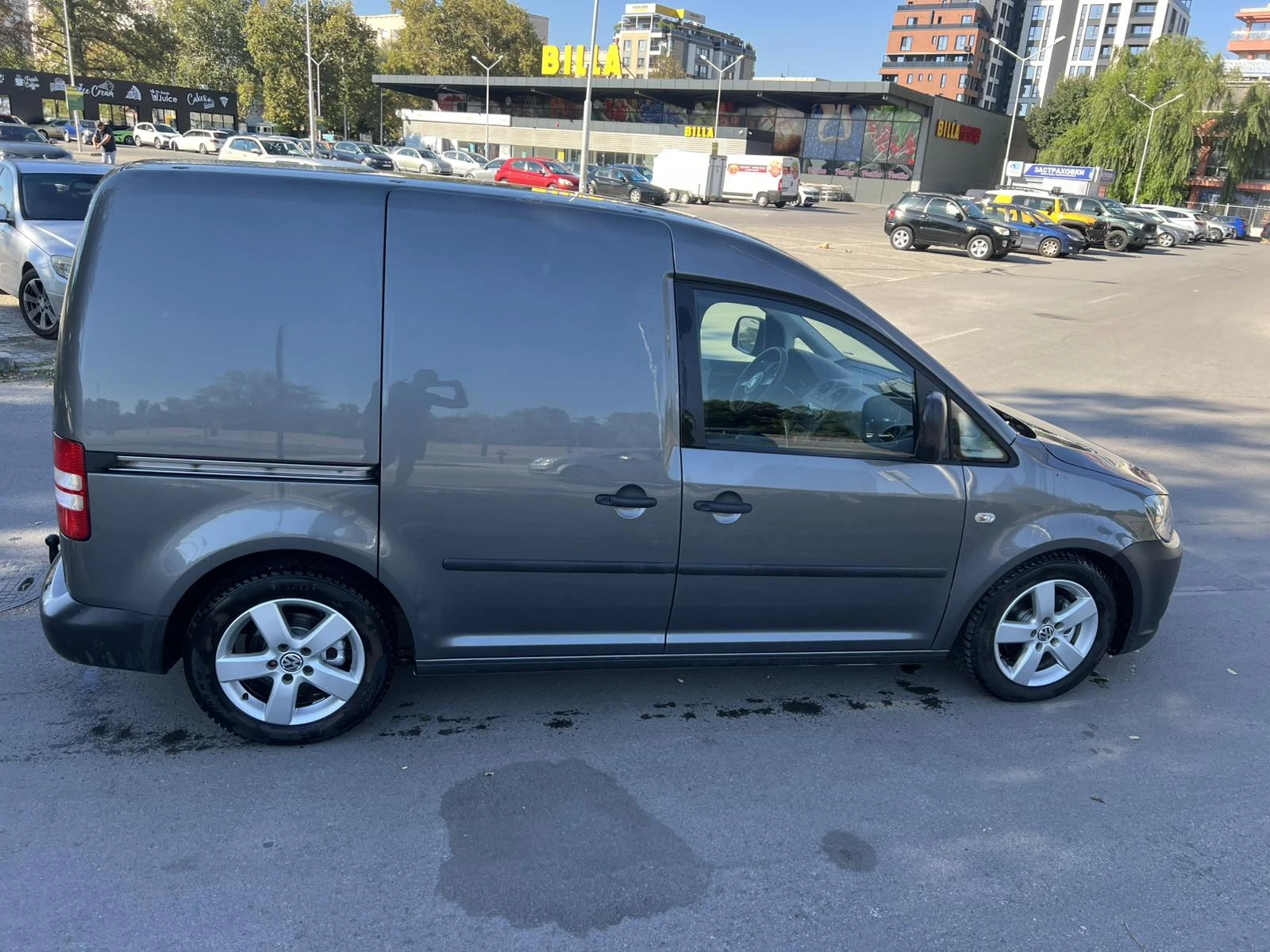VW Caddy 1.6 TDI, AVTOMAT, снимка 4 - Автомобили и джипове - 56111906