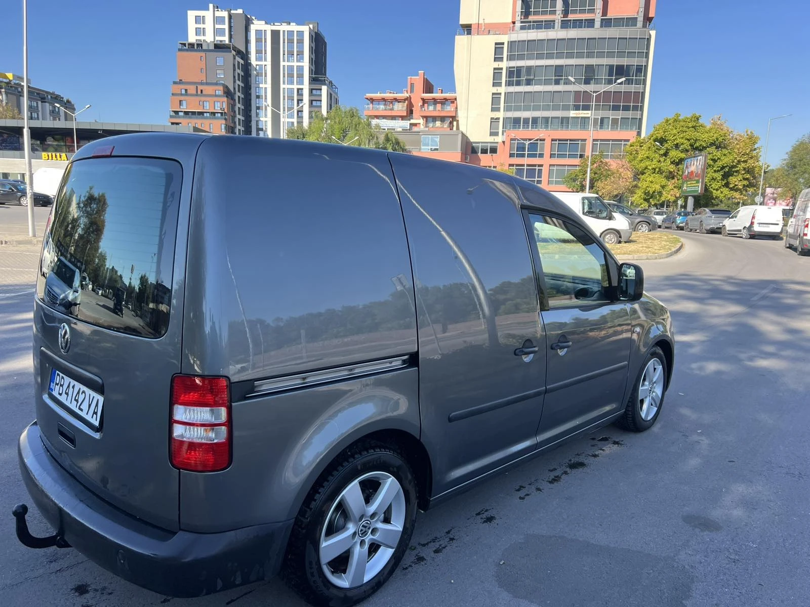 VW Caddy 1.6 TDI, AVTOMAT, снимка 5 - Автомобили и джипове - 56111906