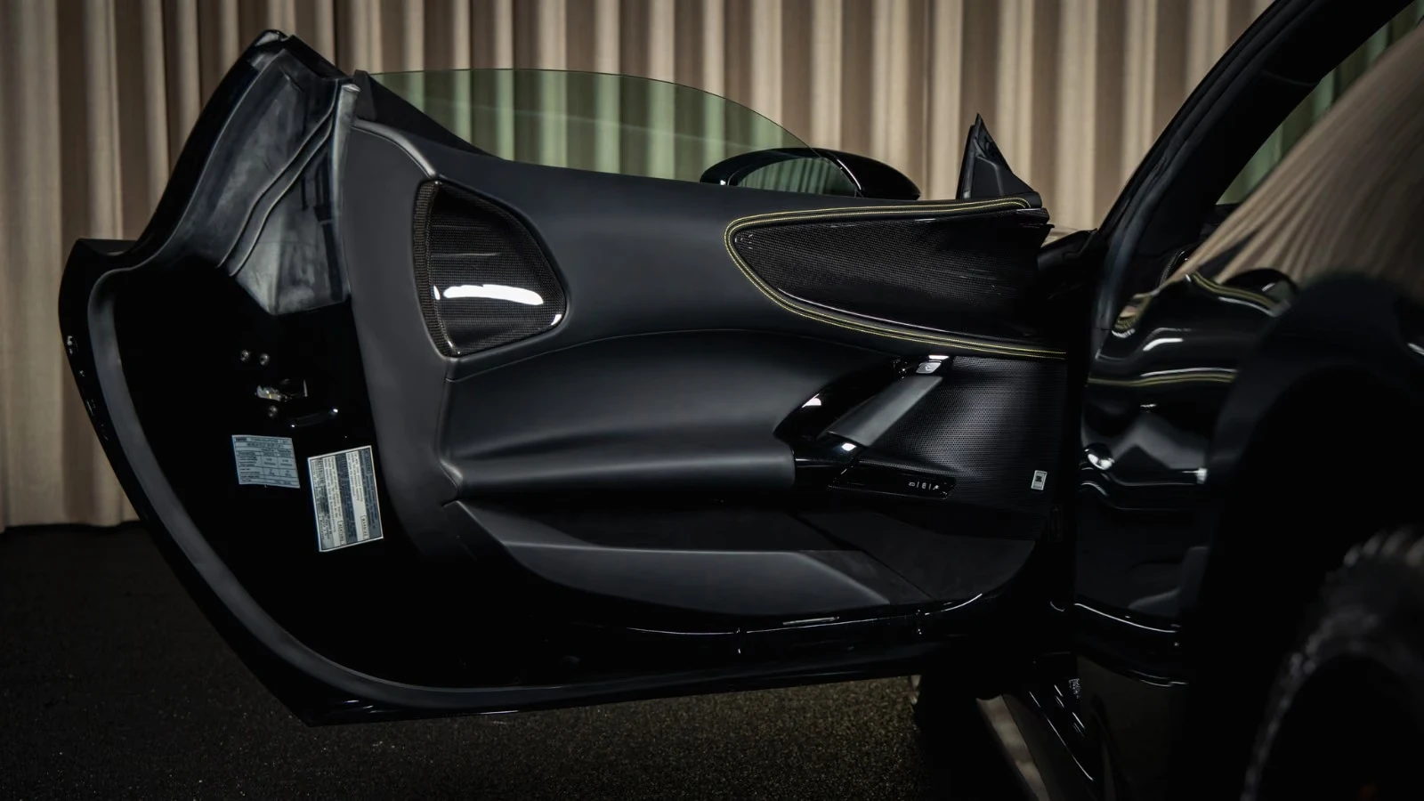 Ferrari SF 90 STRADALE/FRONT&REAR LIFT/NERO STELLATO/LED/ | Mobile.bg � ����������� 11