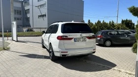     BMW X7 xDrive40i