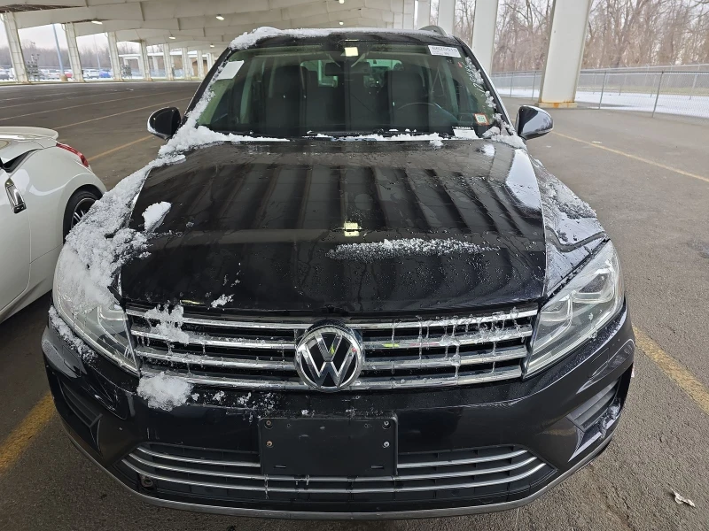 VW Touareg LUX* V6* PANO* ОБДУХ* KEYLESS* ФИКС.ЦЕНА, снимка 2 - Автомобили и джипове - 48852871