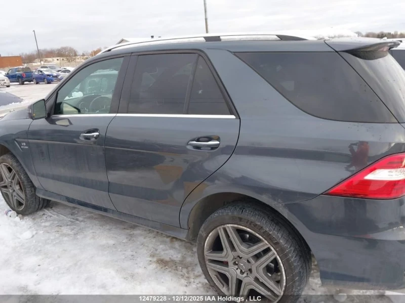 Mercedes-Benz ML 63 AMG * CARFAX * БЕЗ ПЪРВОНАЧАЛНА ВНОСКА, снимка 14 - Автомобили и джипове - 52921353