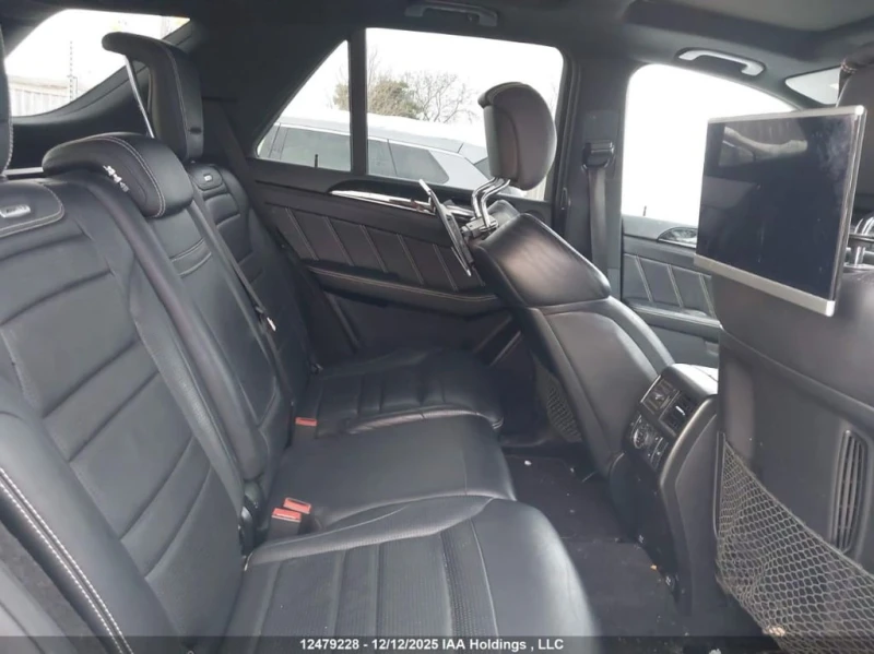 Mercedes-Benz ML 63 AMG * CARFAX * БЕЗ ПЪРВОНАЧАЛНА ВНОСКА, снимка 8 - Автомобили и джипове - 52921353