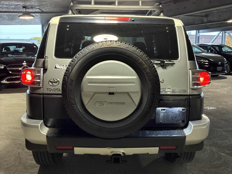 Toyota Fj cruiser CARFAX* АВТОФИНАНСИРАНЕ* БЕЗ ПЪРВОНАЧАЛНА ВНОСКА* , снимка 4 - Автомобили и джипове - 53015224