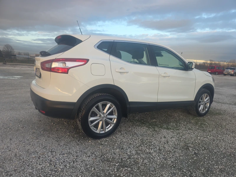 Nissan Qashqai 1.2. 115кс, снимка 13 - Автомобили и джипове - 53045922