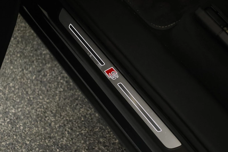 Audi Q7 50 TDI/FACELIFT/S-LINE/S-SEATS/B&O/PANO/7-МЕСТЕН/, снимка 8 - Автомобили и джипове - 53369377