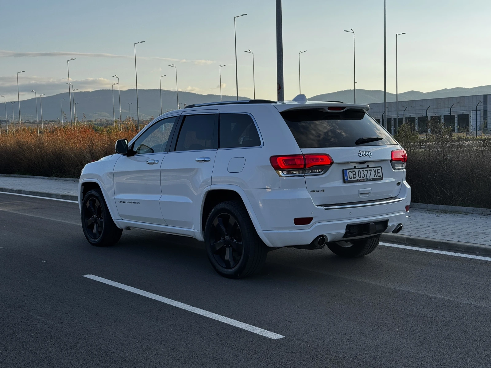 Jeep Grand cherokee V8 5.7L Overland - изображение 3