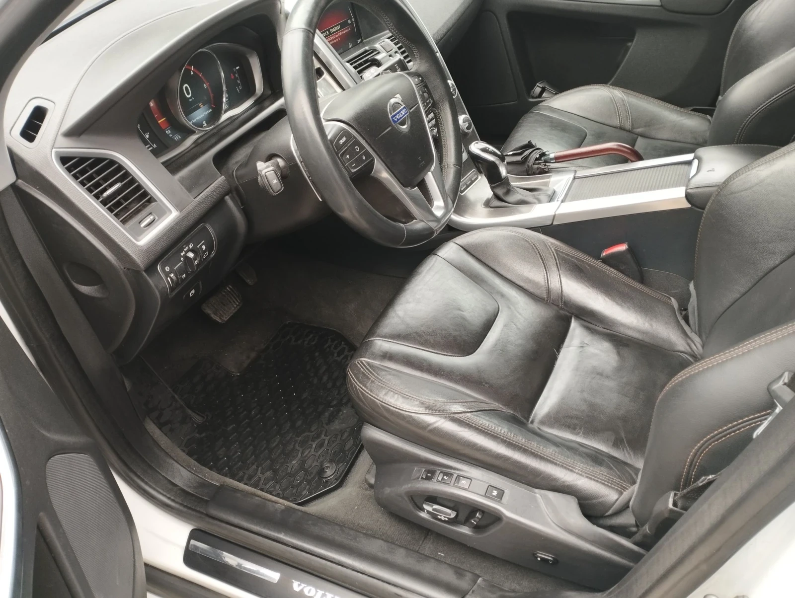 Volvo XC60 4x4 - изображение 6