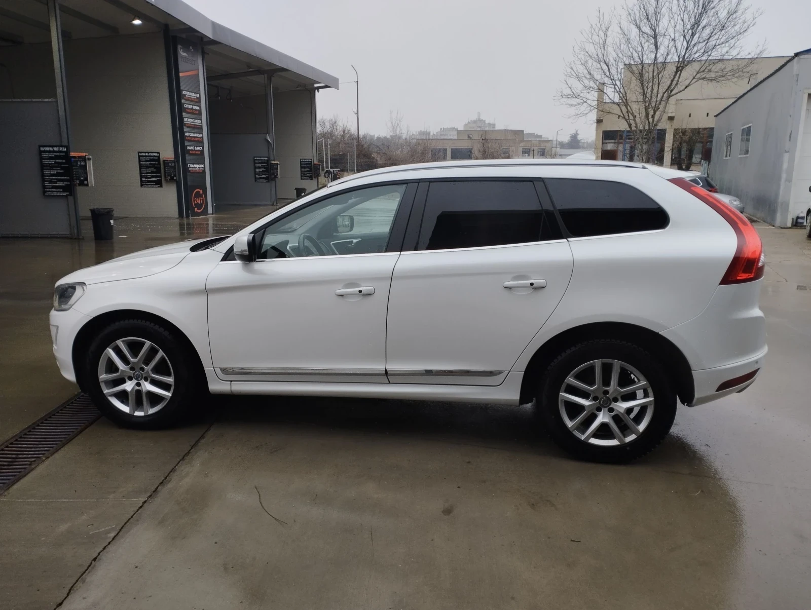 Volvo XC60 4x4 - изображение 4