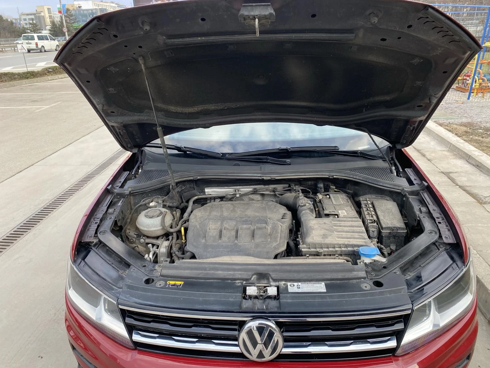 VW Tiguan от VW България, снимка 17 - Автомобили и джипове - 53906809