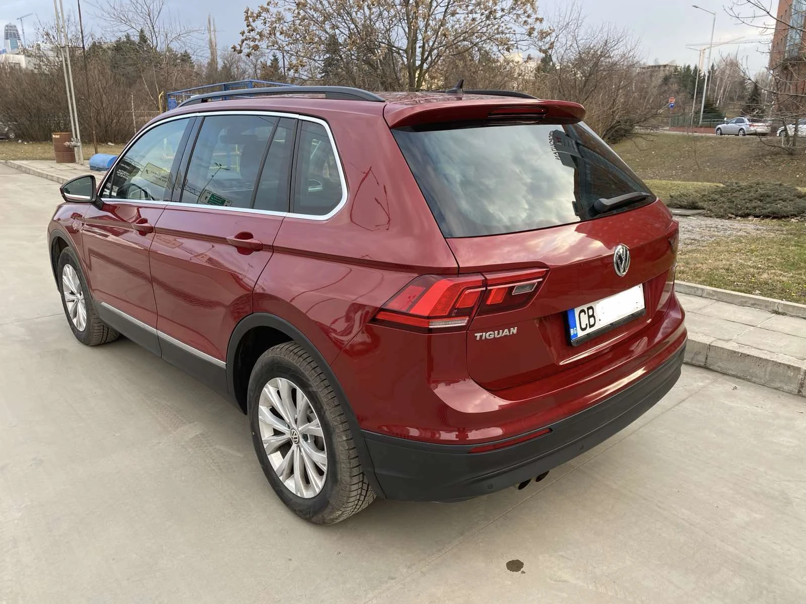 VW Tiguan от VW България, снимка 5 - Автомобили и джипове - 53906809
