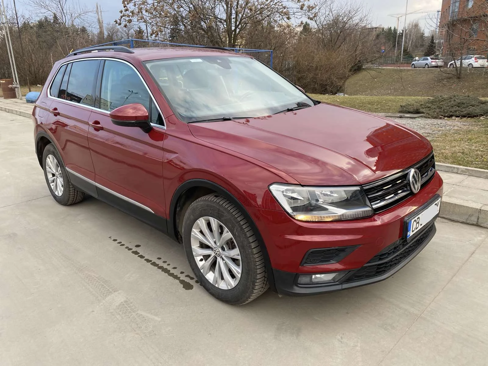 VW Tiguan от VW България, снимка 3 - Автомобили и джипове - 53906809
