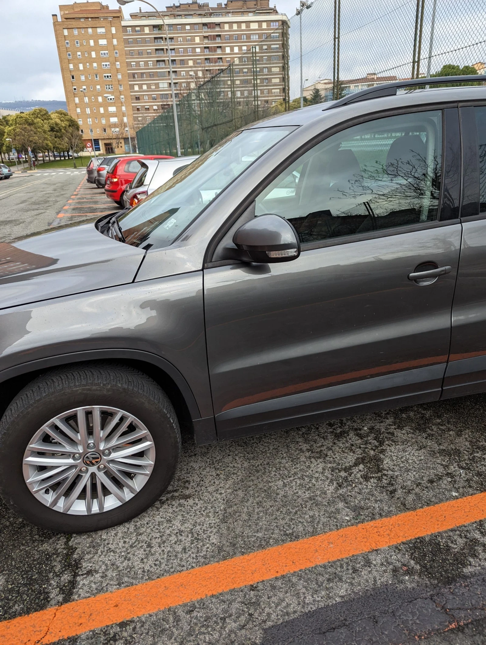 VW Tiguan 20 TSI, снимка 7 - Автомобили и джипове - 53917579
