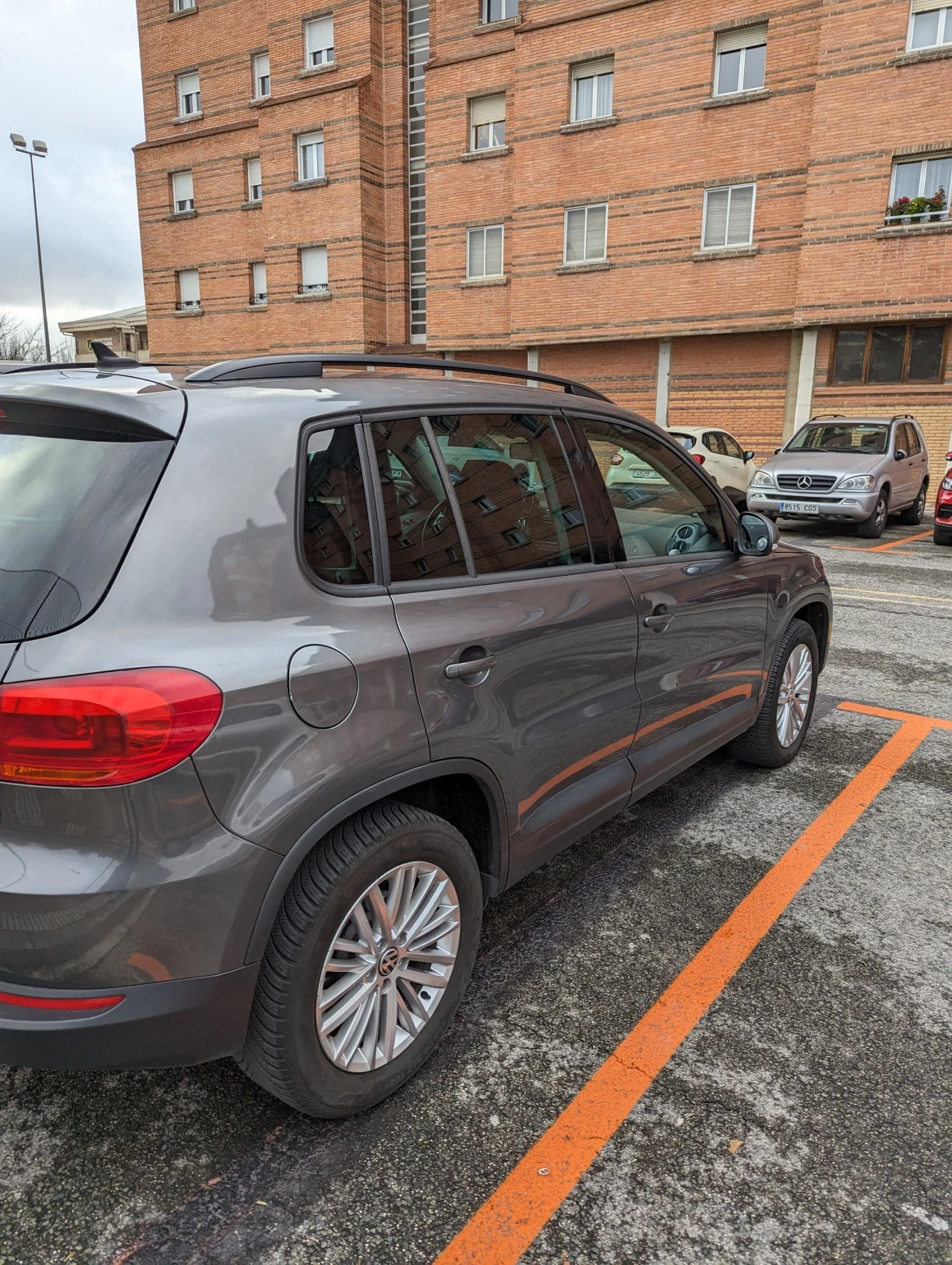VW Tiguan 20 TSI, снимка 5 - Автомобили и джипове - 53917579