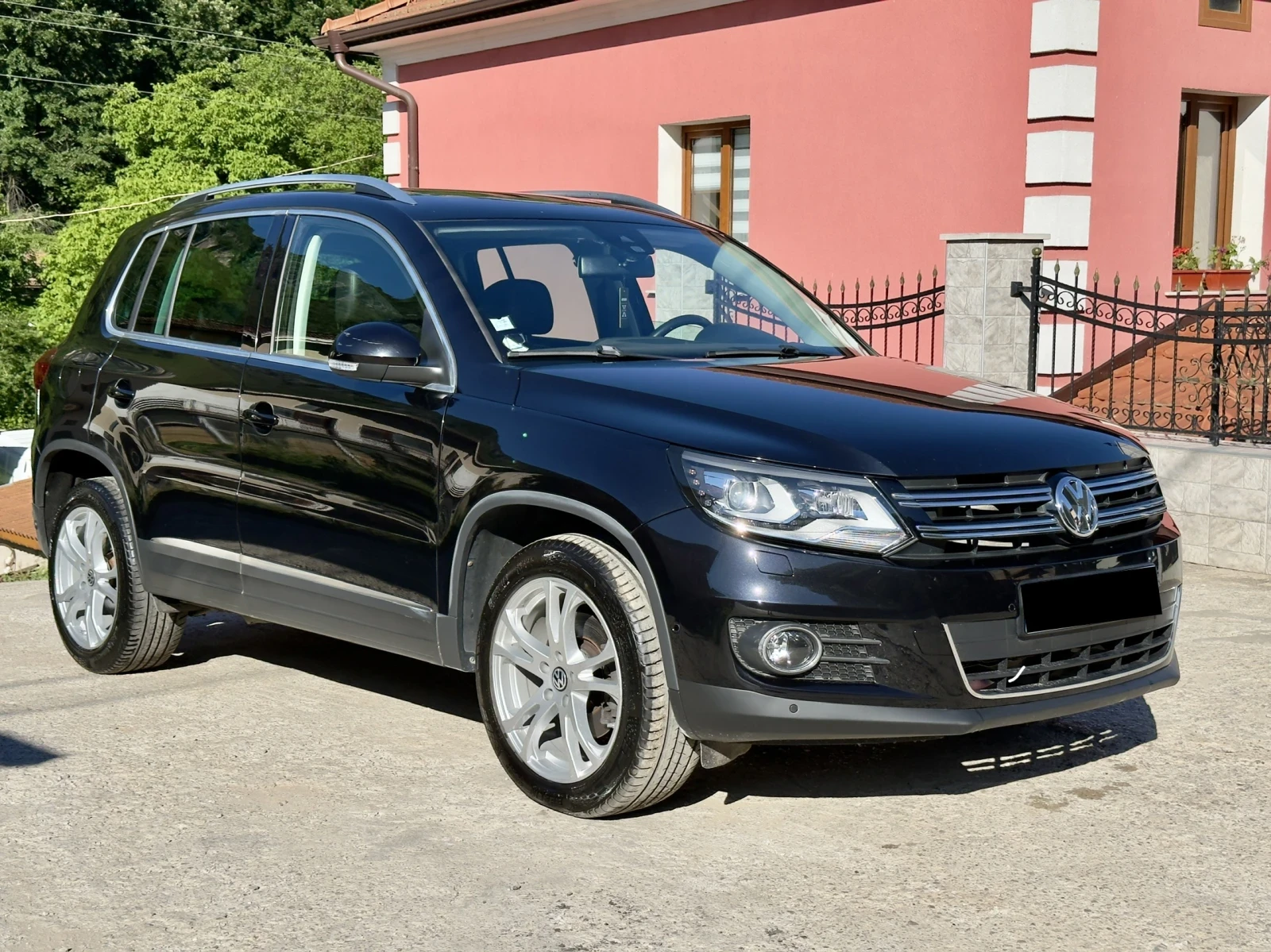 VW Tiguan 2.0TDI- 4Motion-FULL екстри-Реален пробег!