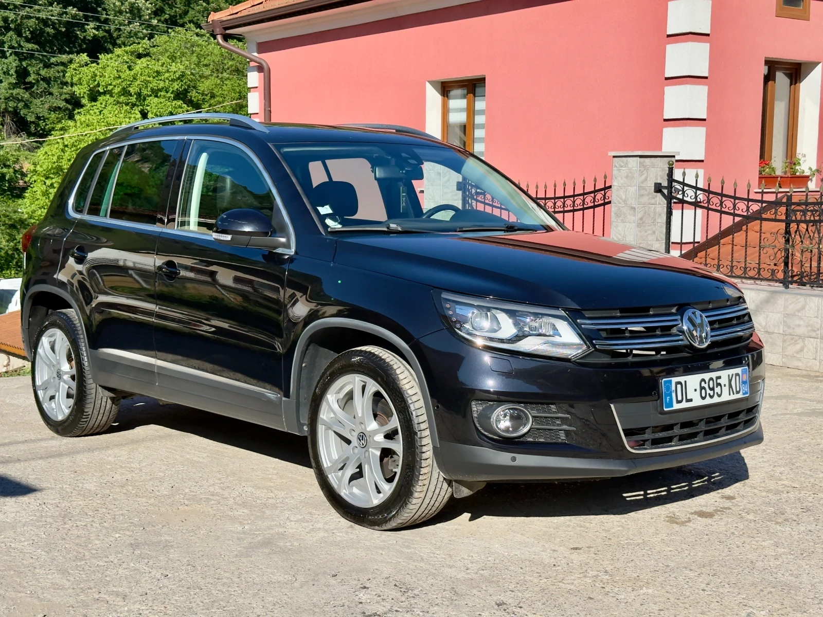 VW Tiguan 2.0TDI- 4Motion-FULL екстри-Реален пробег!