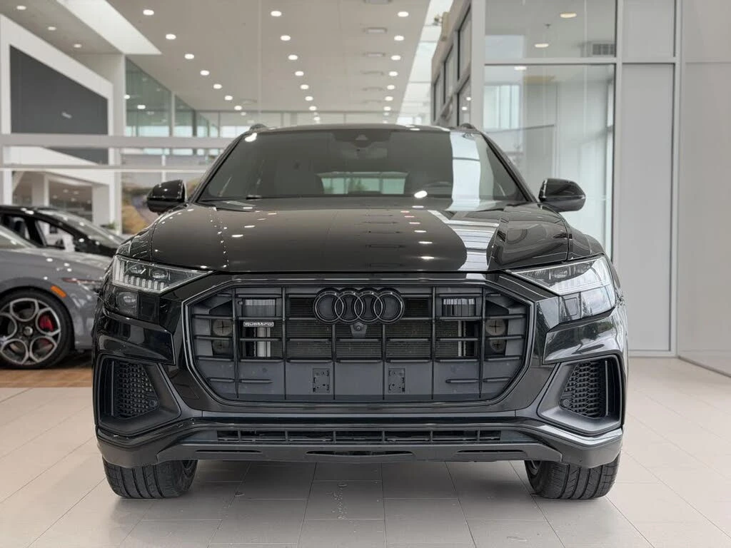 Audi Q8 55TFSI* BLACK OPTIC* MATRIX* ОБДУХ* БЕЗ ИНЦИДЕНТИ