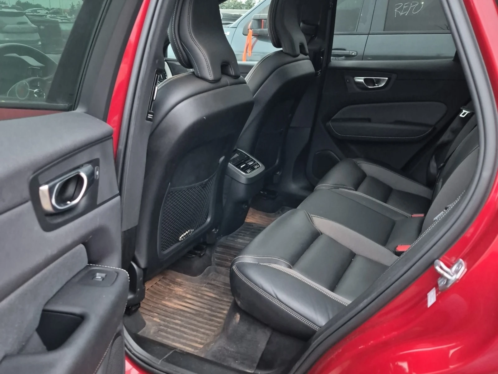 Volvo XC60 * R DESIGN * CARFAX * ЦЕНА ДО БГ, снимка 12 - Автомобили и джипове - 56129478