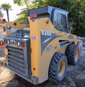 Мини челни товарачи GEHL R260-КЛИМАТИК+ ПАРНО+ 1100часа.