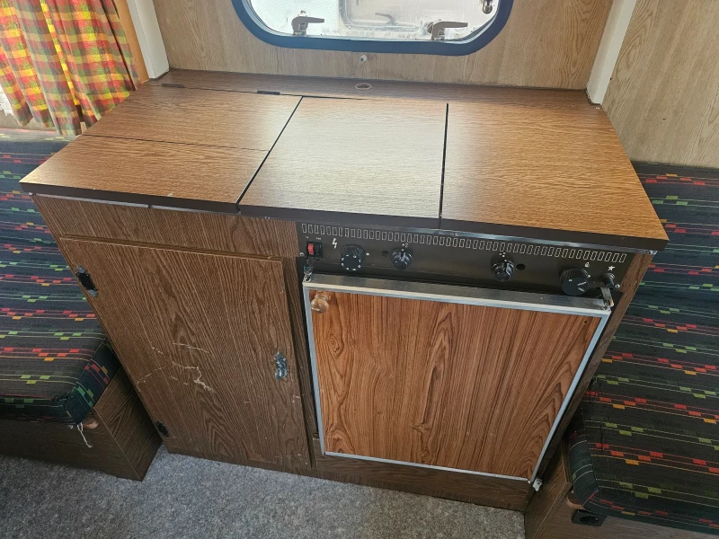 Каравана ABI WILK 750кг, снимка 10 - Каравани и кемпери - 46665403