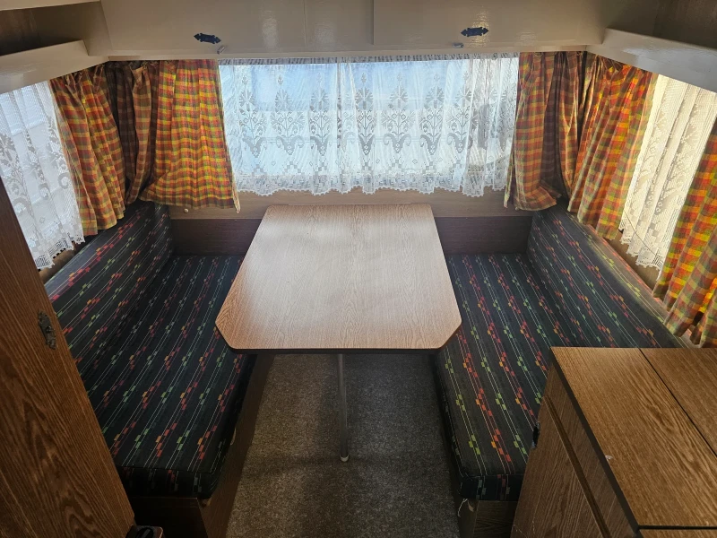 Каравана ABI WILK 750кг, снимка 6 - Каравани и кемпери - 46665403