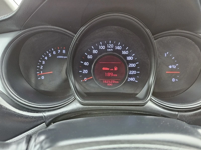 Kia Ceed Ceed 1.4, снимка 13 - Автомобили и джипове - 47046196