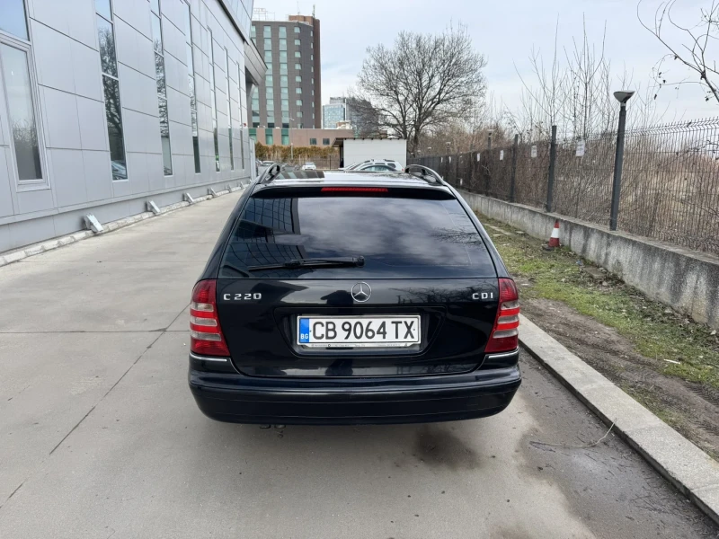 Mercedes-Benz C 220, снимка 5 - Автомобили и джипове - 49000741