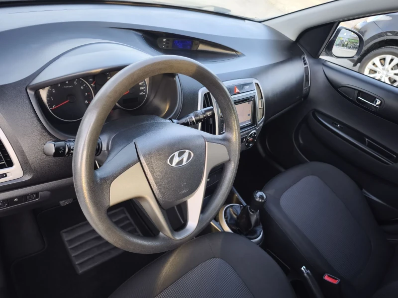 Hyundai I20 1.25i 177х км НАВИГАЦИЯ !!!, снимка 7 - Автомобили и джипове - 49602237