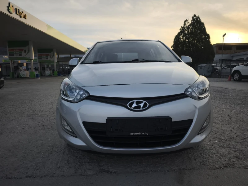 Hyundai I20 1.25i 177х км НАВИГАЦИЯ !!!, снимка 2 - Автомобили и джипове - 49602237