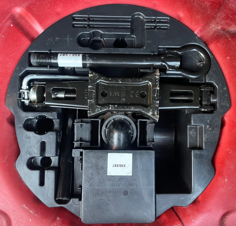 Renault Clio 0.9 TCe EURO 5B, снимка 9 - Автомобили и джипове - 51994262