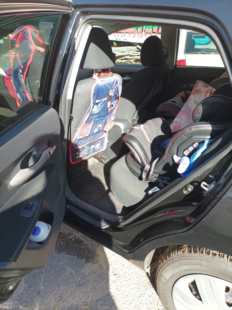 Toyota Auris, снимка 8 - Автомобили и джипове - 52268905