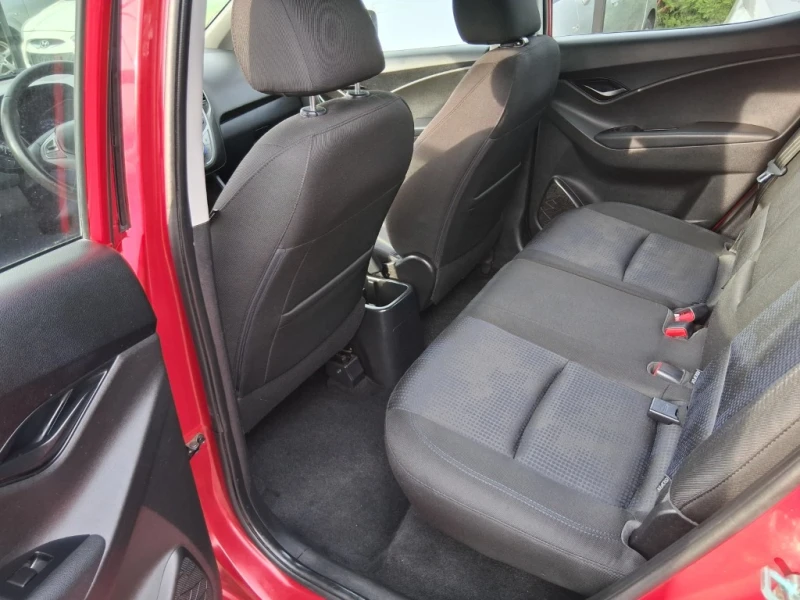 Hyundai Ix20, снимка 9 - Автомобили и джипове - 52395513