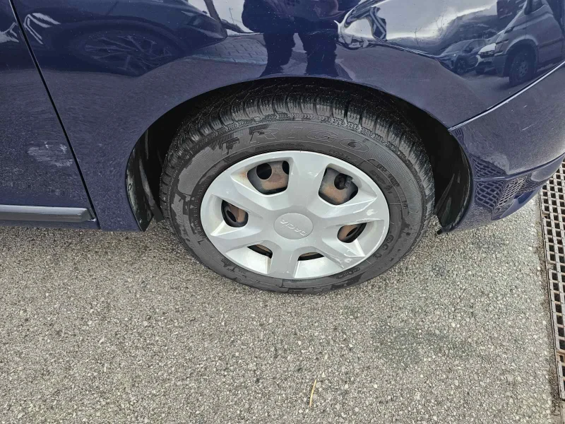 Dacia Logan 1.2 TCe 75, снимка 12 - Автомобили и джипове - 53284434