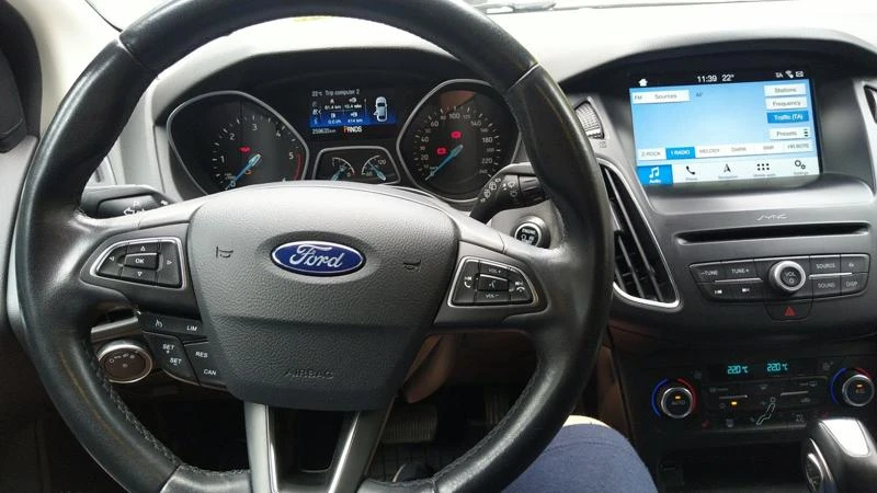 Ford Focus Traveller 2, 0 TDCi Titanium PowerShift - изображение 6