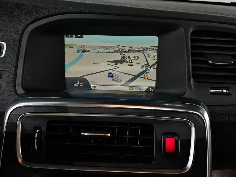 Volvo S60, снимка 13 - Автомобили и джипове - 54326545