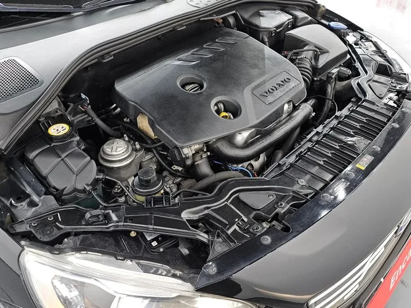 Volvo S60, снимка 6 - Автомобили и джипове - 54326545