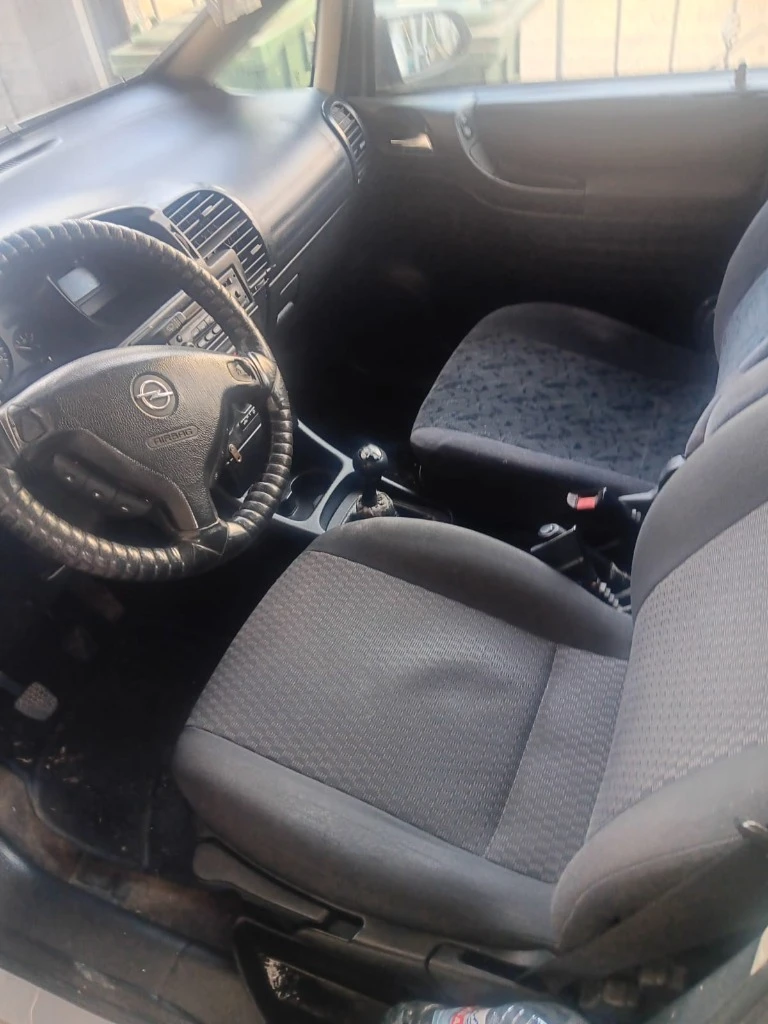 Opel Zafira 1.8, снимка 3 - Автомобили и джипове - 54544726