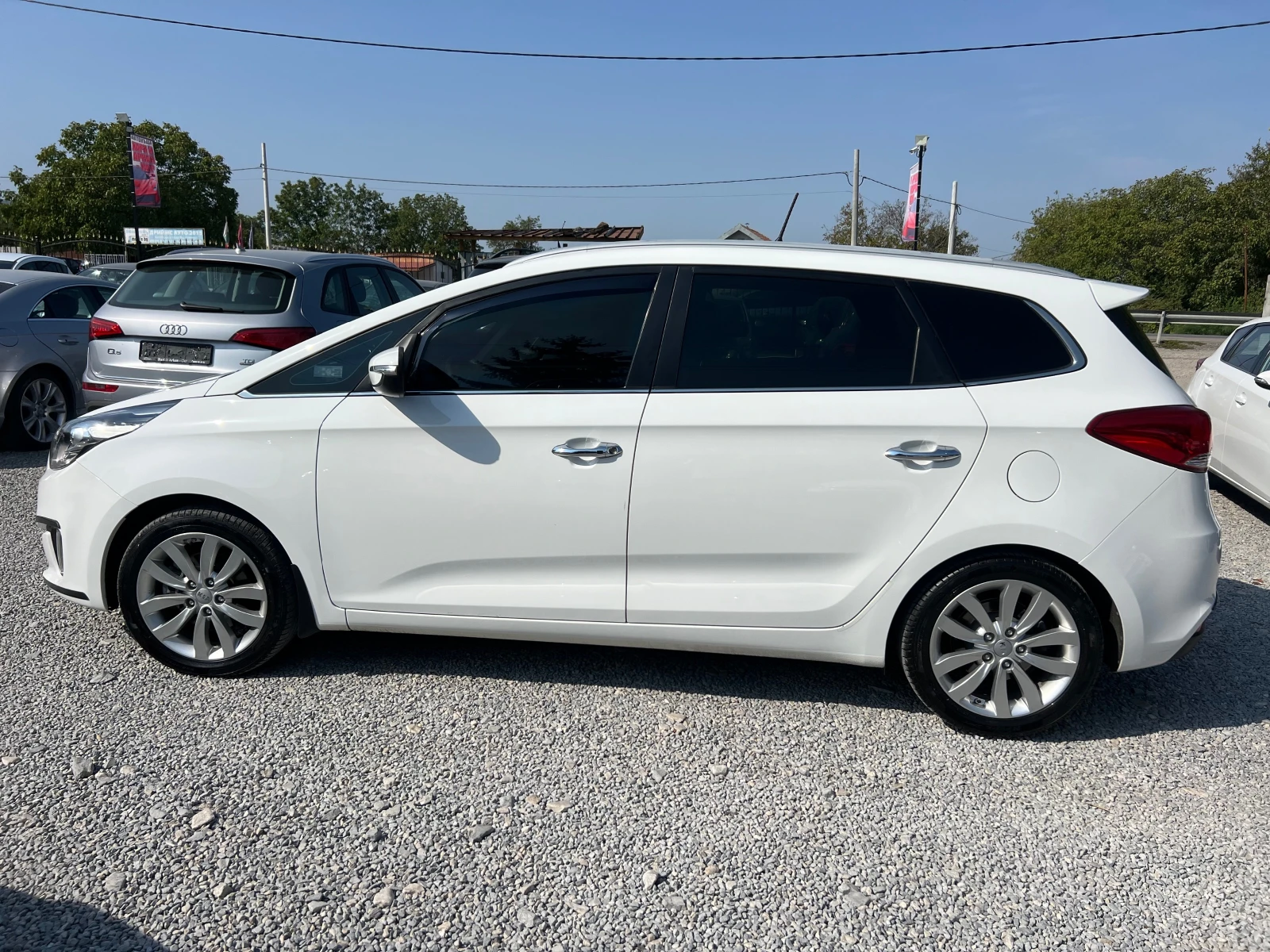 Kia Carens 1.7GRDI-KEYLESS-GO-NAVI= KAMERA - изображение 3