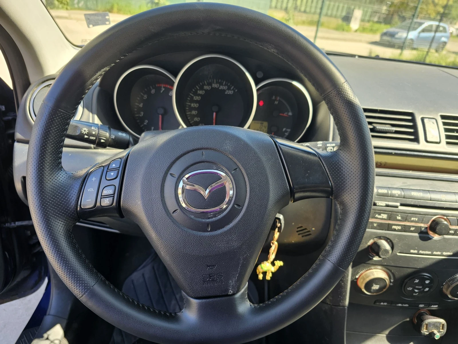Mazda 3  - изображение 7