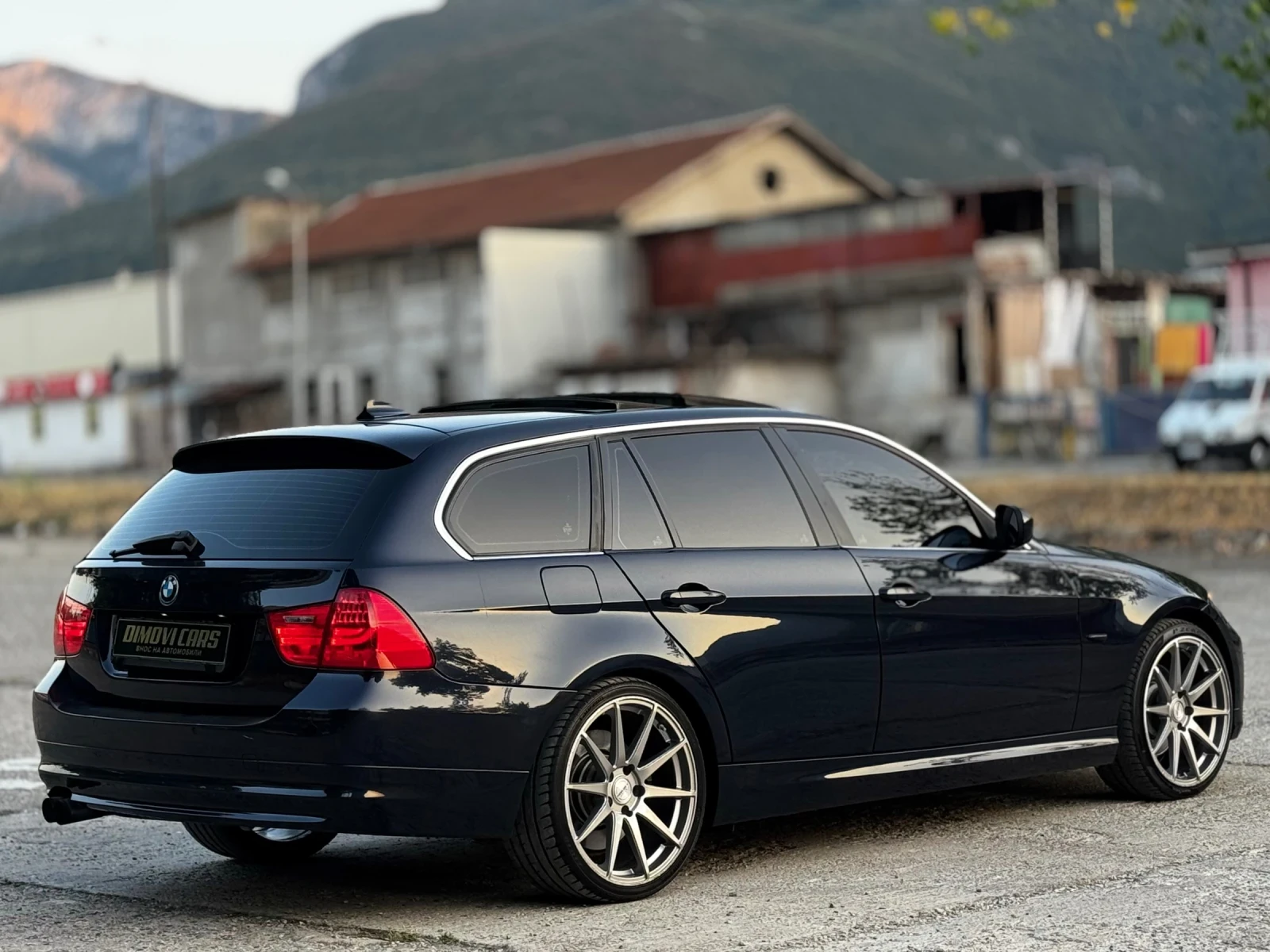 BMW 330 I/KEYLESS/ПАНОРАМА - изображение 4