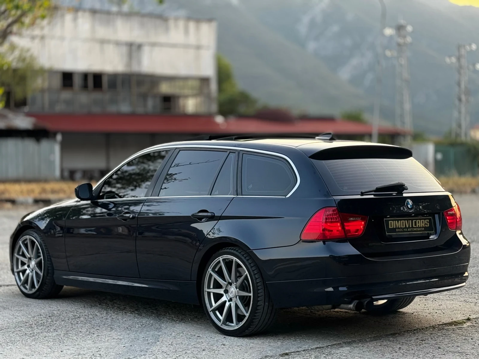 BMW 330 I/KEYLESS/ПАНОРАМА - изображение 3
