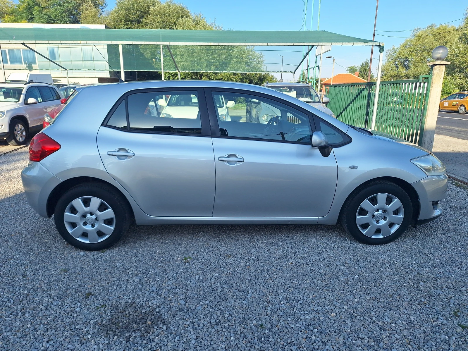 Toyota Auris 1.6vvt-i 124ks 14100km Italia! - изображение 2