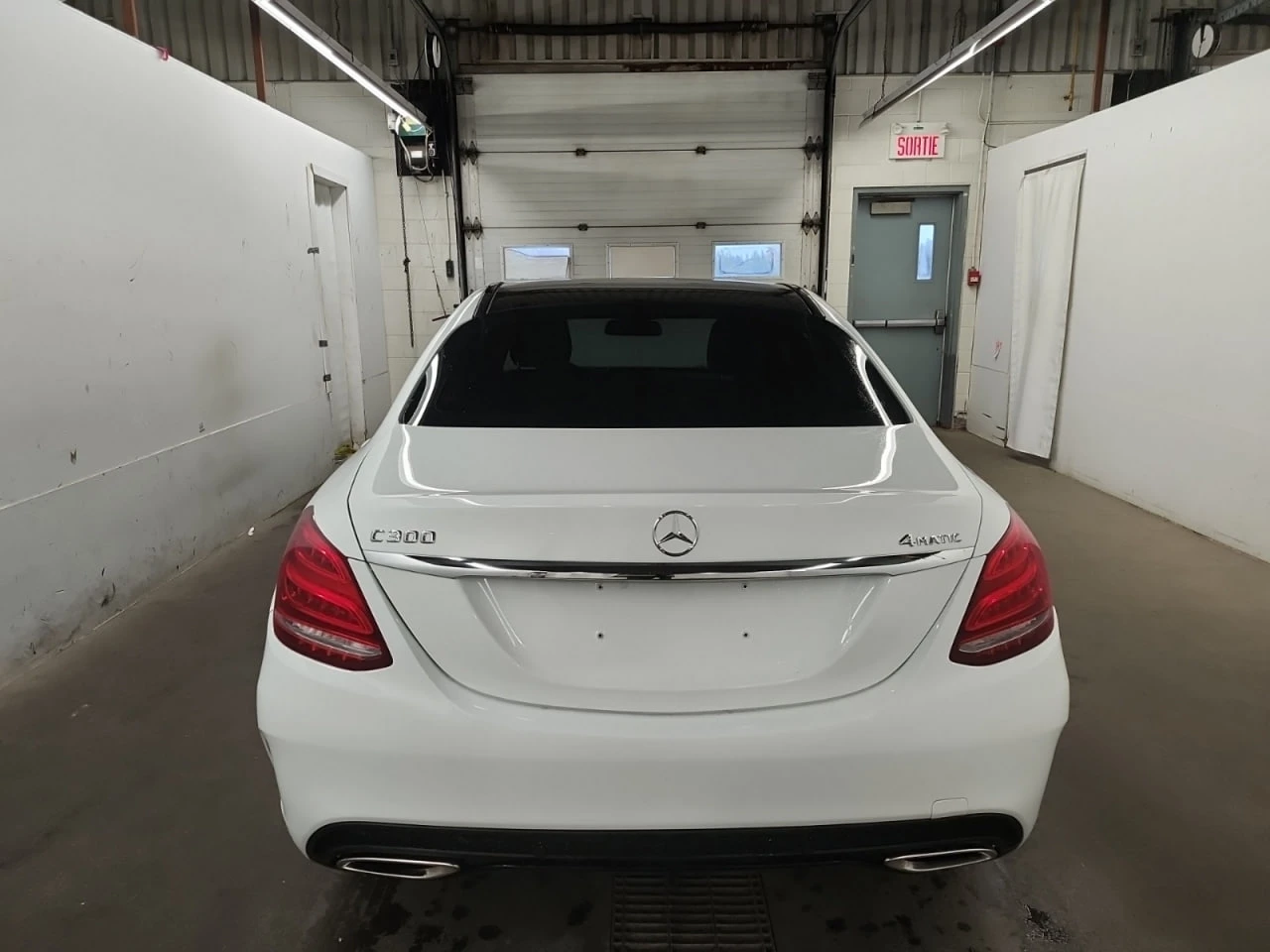 Mercedes-Benz C 300 * АВТО КРЕДИТ* ЦЕНА ДО БГ * Сервизна история *  - изображение 5