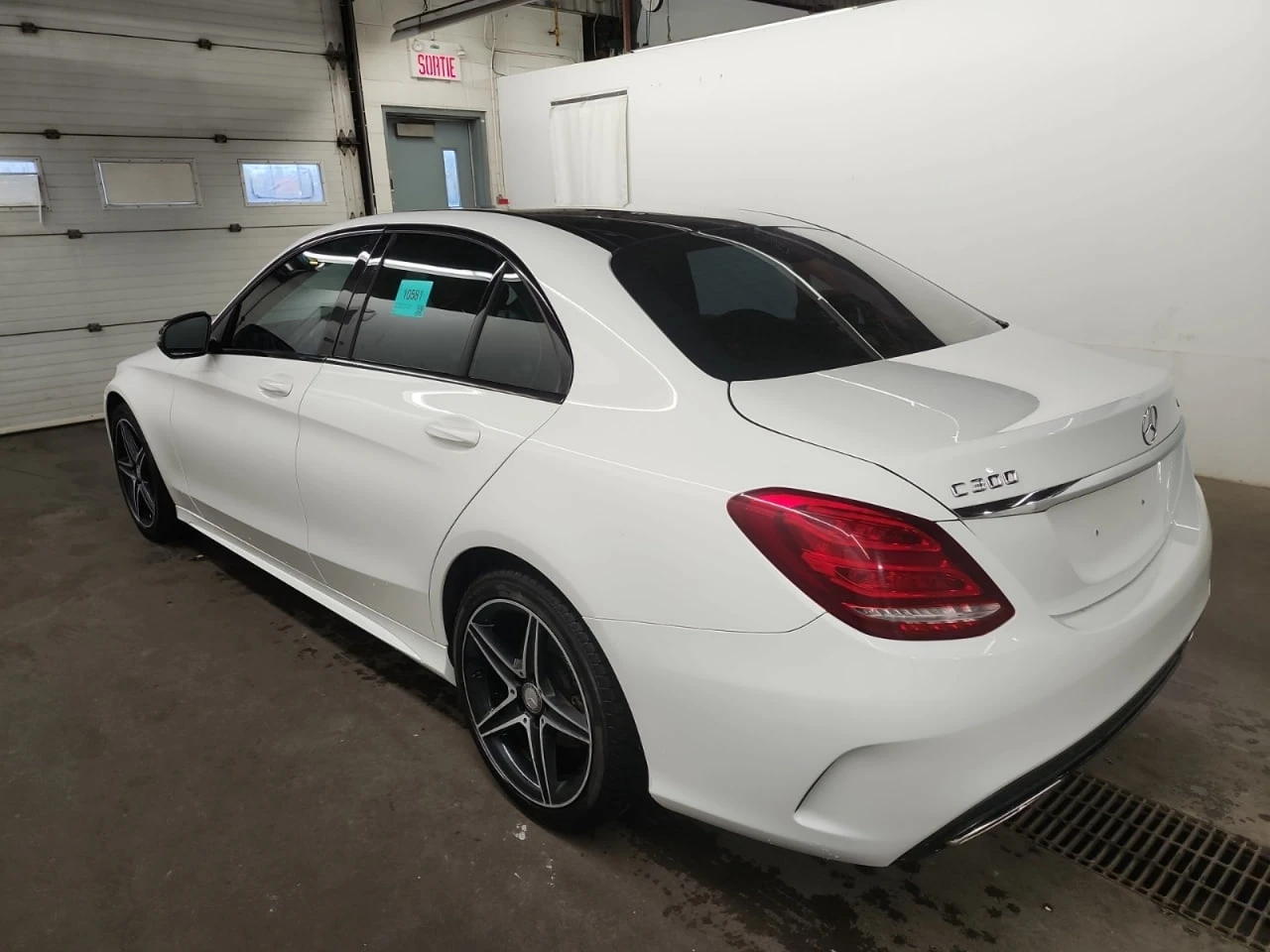 Mercedes-Benz C 300 * АВТО КРЕДИТ* ЦЕНА ДО БГ * Сервизна история *  - изображение 4