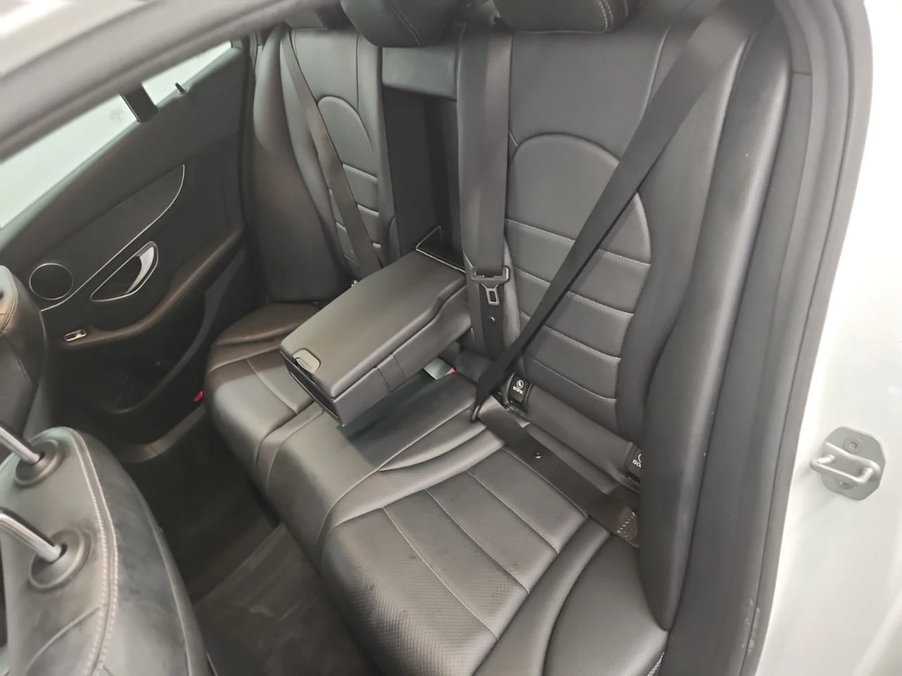 Mercedes-Benz C 300 *  *    *   *  | Mobile.bg   11