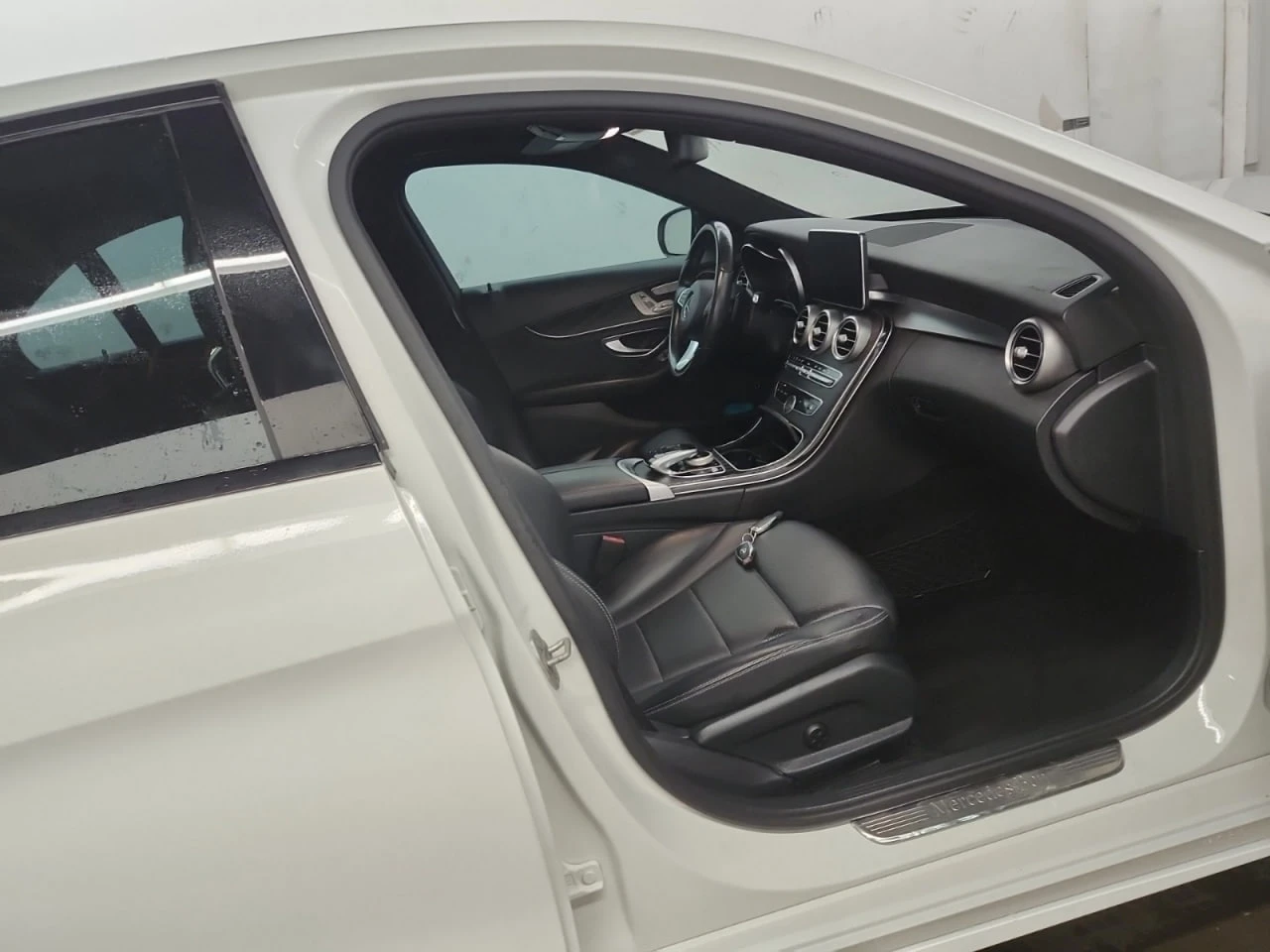 Mercedes-Benz C 300 *  *    *   *  | Mobile.bg   13