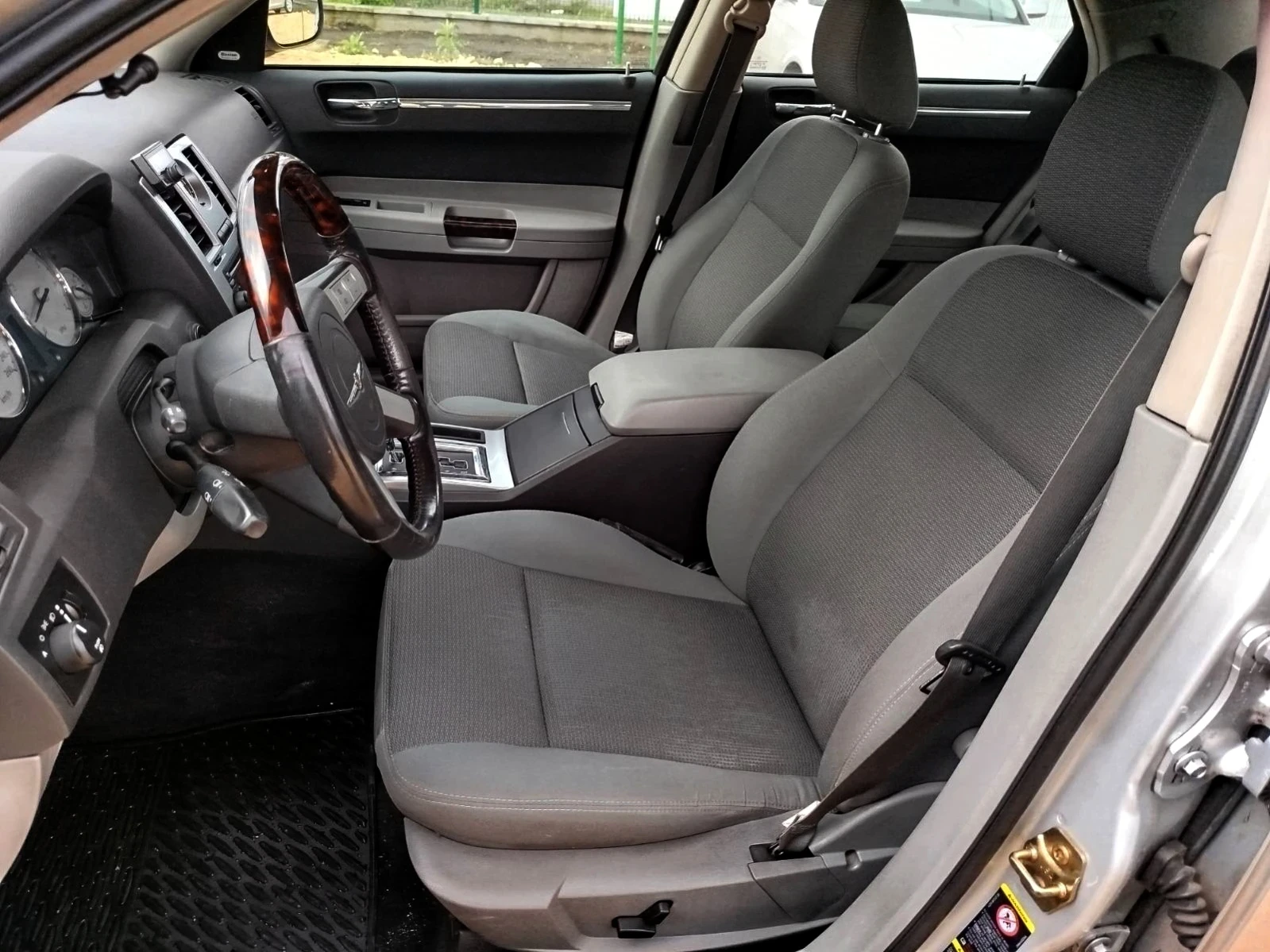 Chrysler 300c 3.0 CRdI* V6* Автоматик - изображение 10