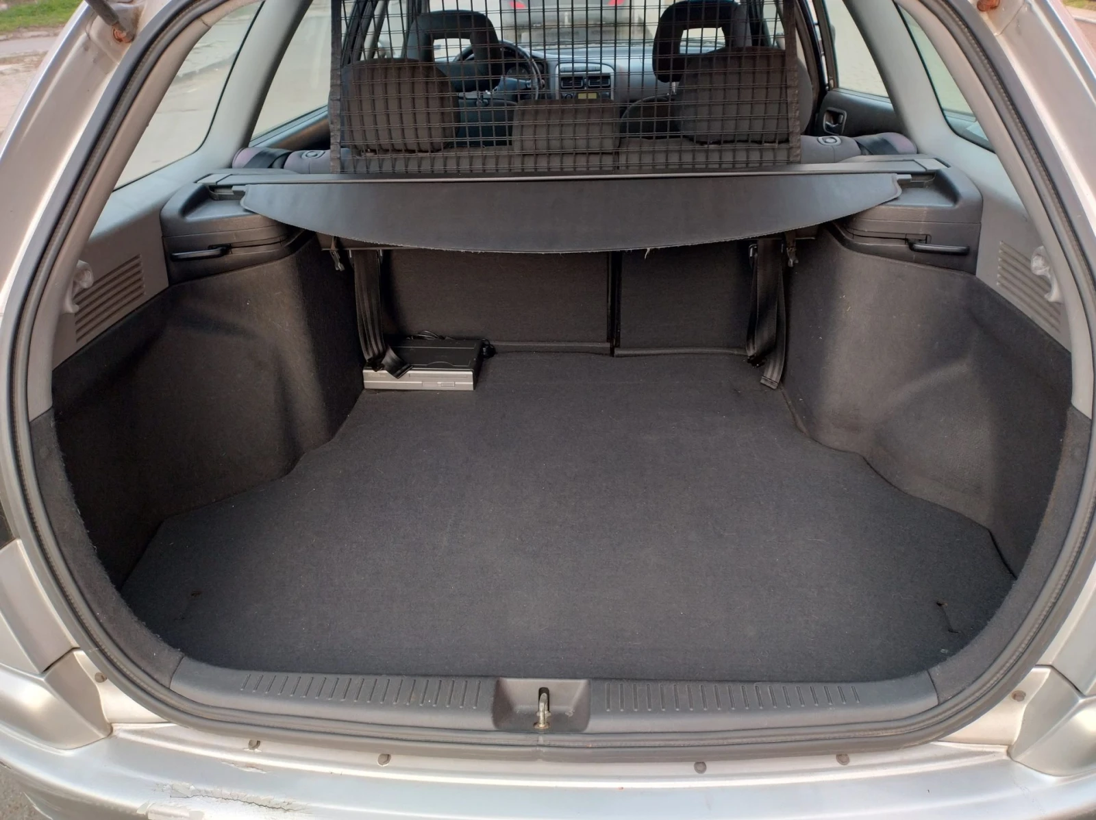 Toyota Avensis, снимка 17 - Автомобили и джипове - 53481292